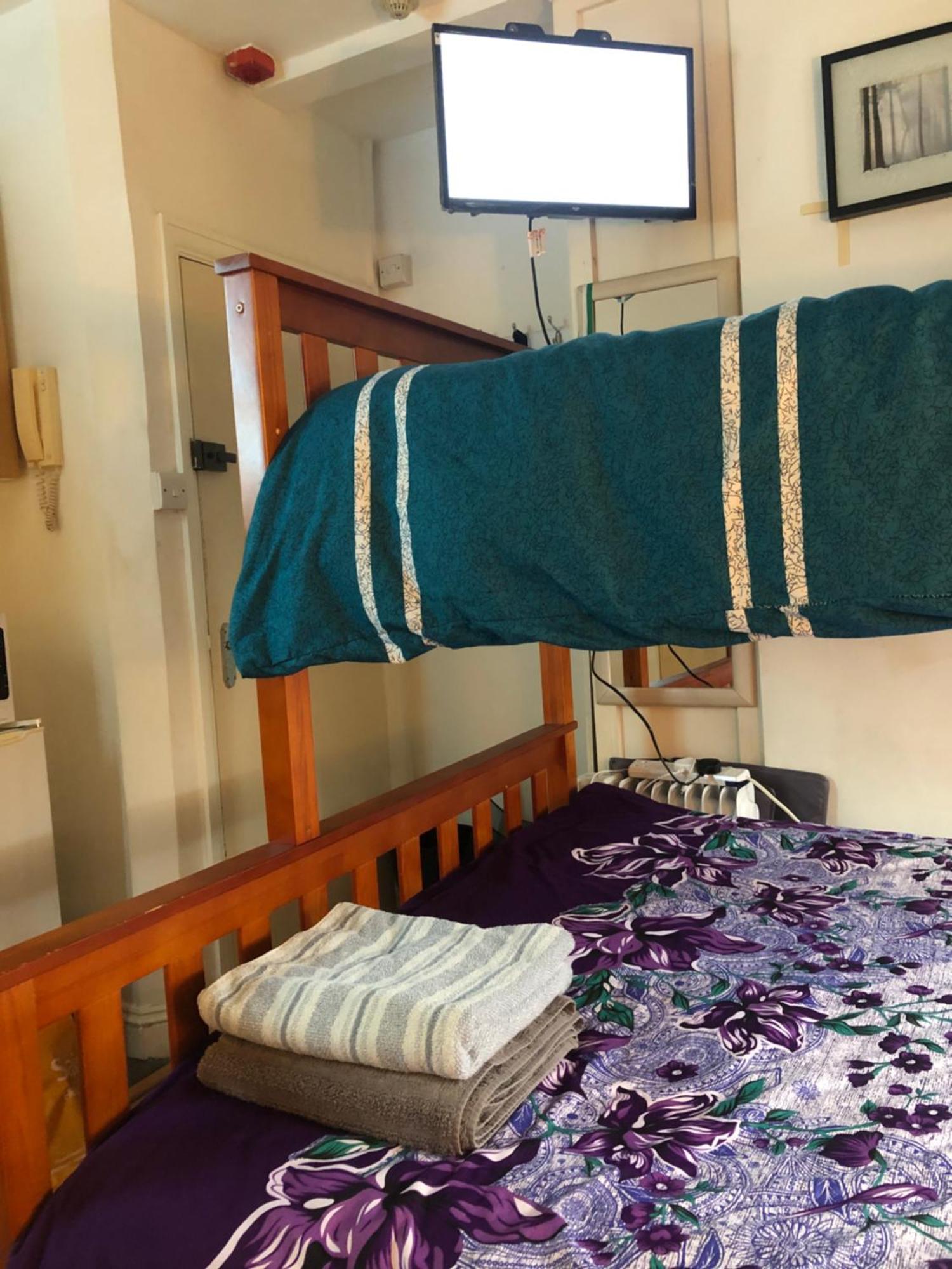 דירות לונדון Peaceful Studio-Flat With Driveway In Golders Green מראה חיצוני תמונה